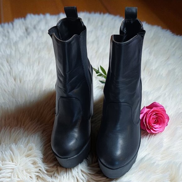 JustFab Black Ankle Boots - Picture 2 of 15